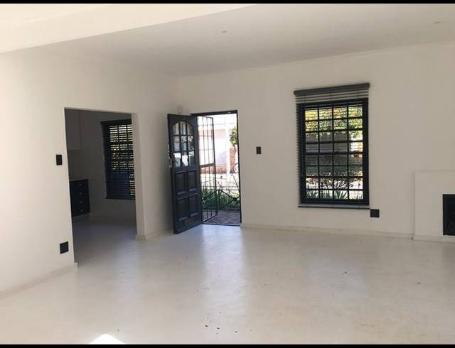2 BEDROOM PROPERTY TO RENT IN BISHOPSCOURT